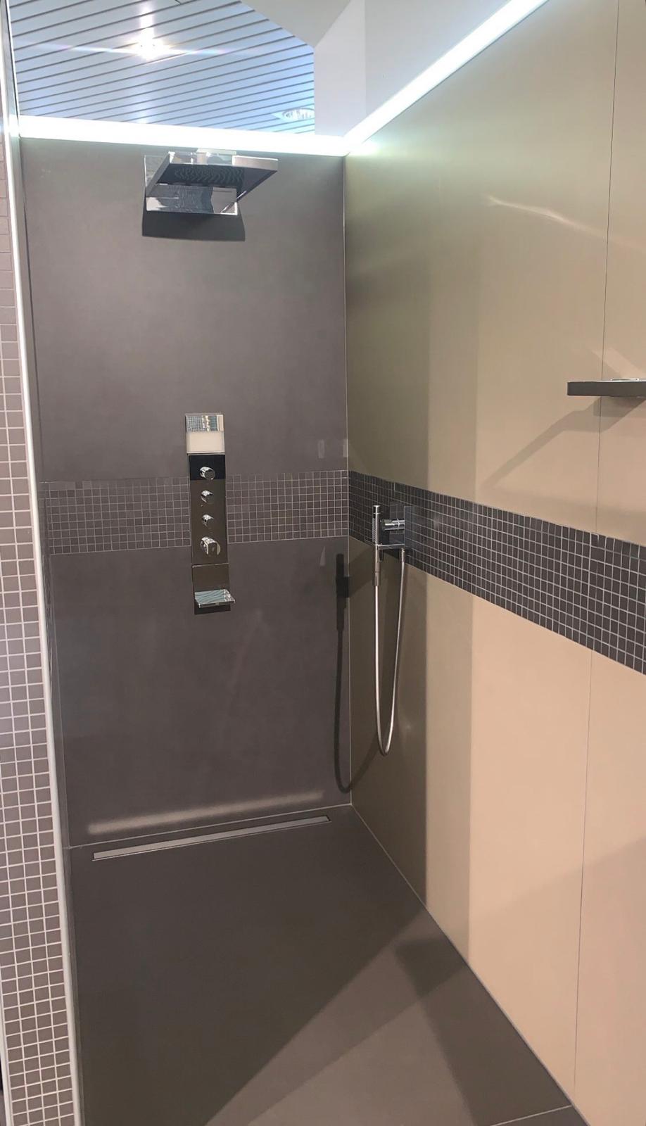 Duschbereich – Detail, Ausführung